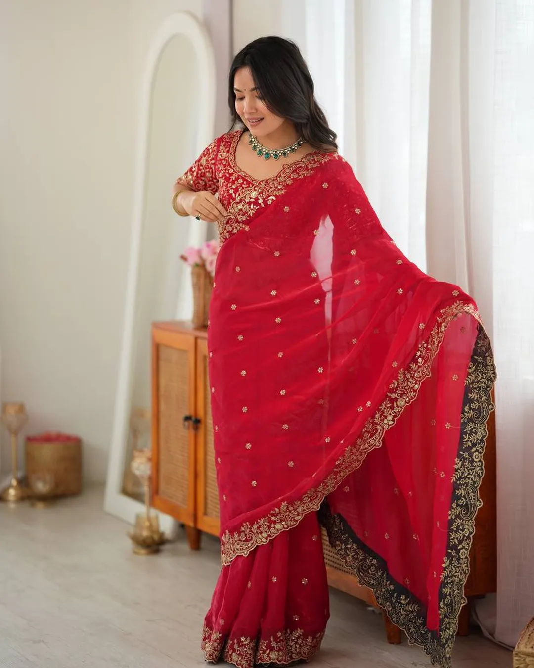 Premium Heavy Fendy Silk Thread & Sequin Embroidered Saree video